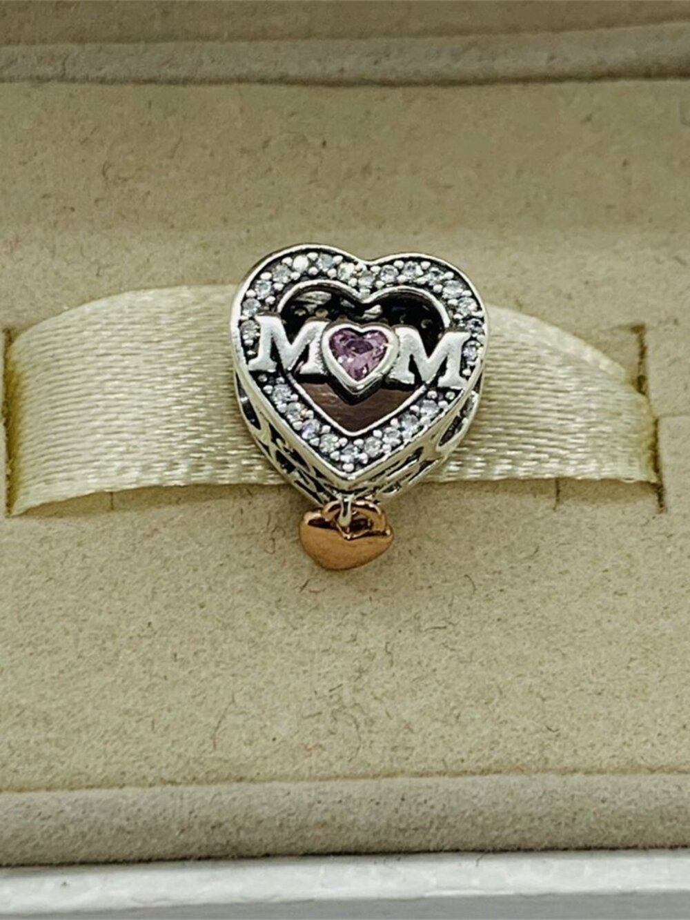 ✨🔥Pandora Two-tone Openwork Mum & Heart Charm